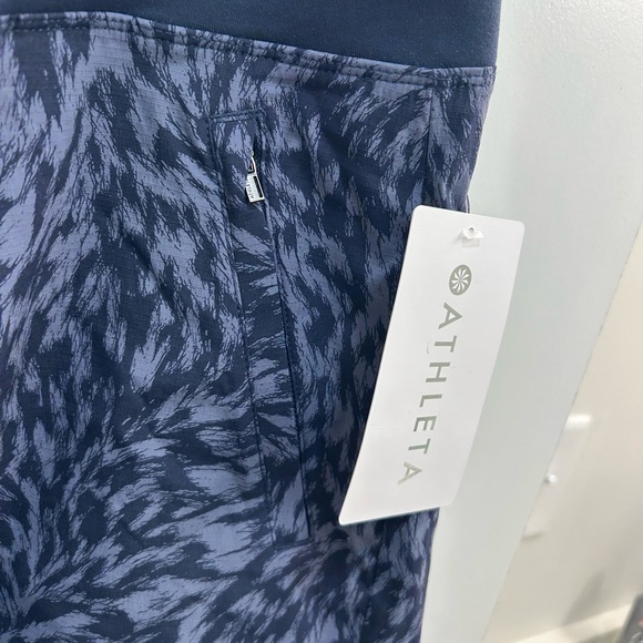 Athleta Trekkie North Shorts NWT Sz 20 - Picture 6 of 6